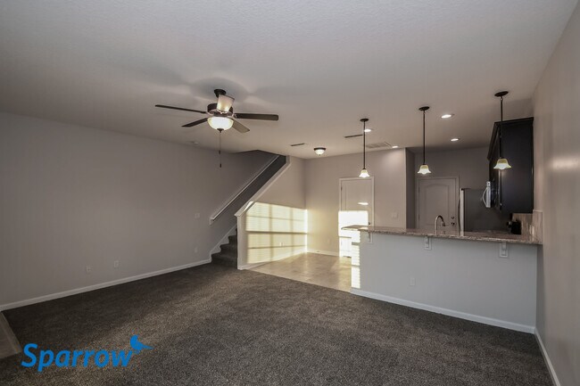 Building Photo - 431 Oasis Ln