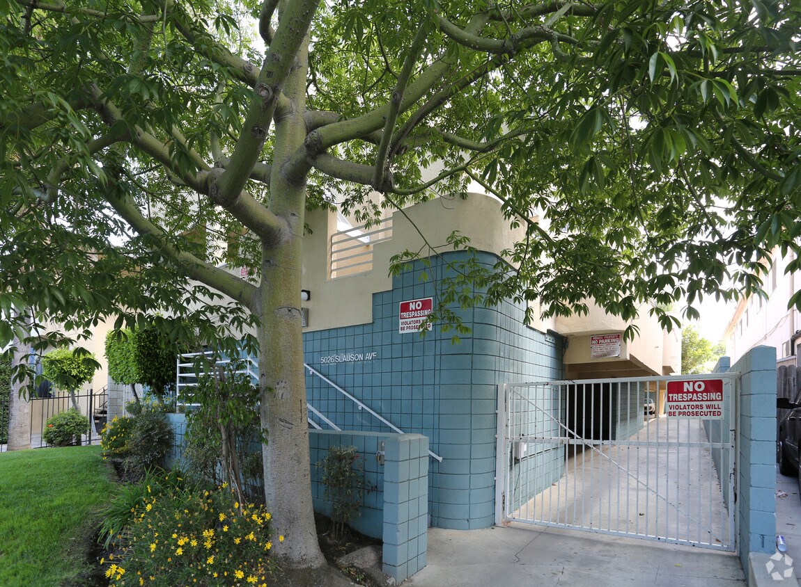 Building Photo - 5026 Slauson Ave