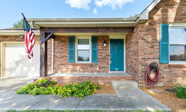 Foto del edificio - 737 W Creek Dr