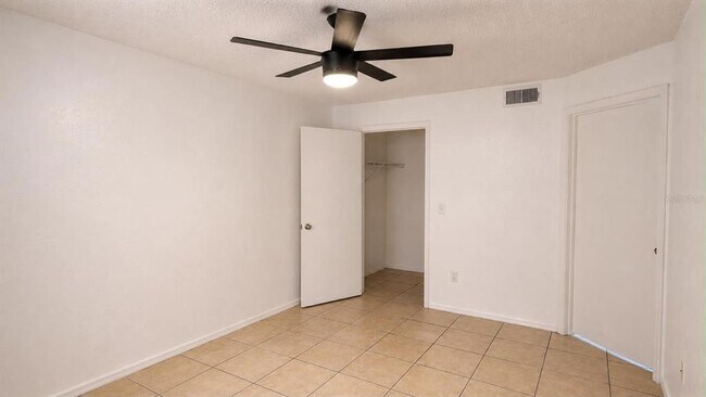 Building Photo - 2218 Grand Cayman Ct