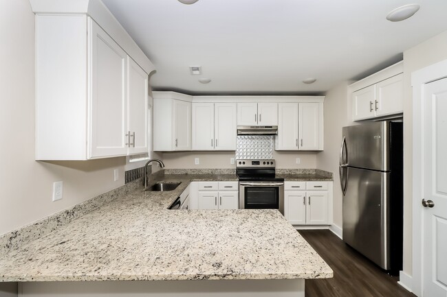 Building Photo - 1020 N Oakwood St