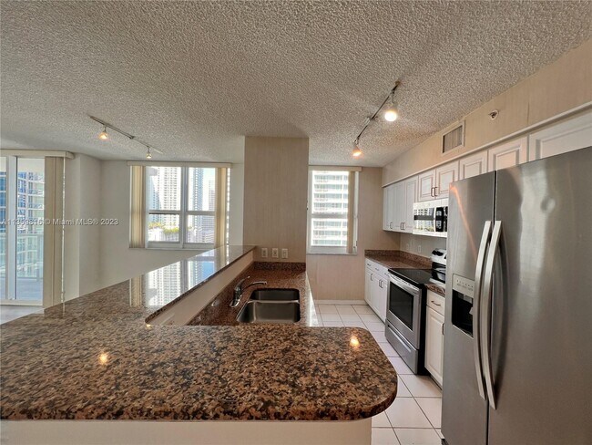 Foto del edificio - 1155 Brickell Bay Dr