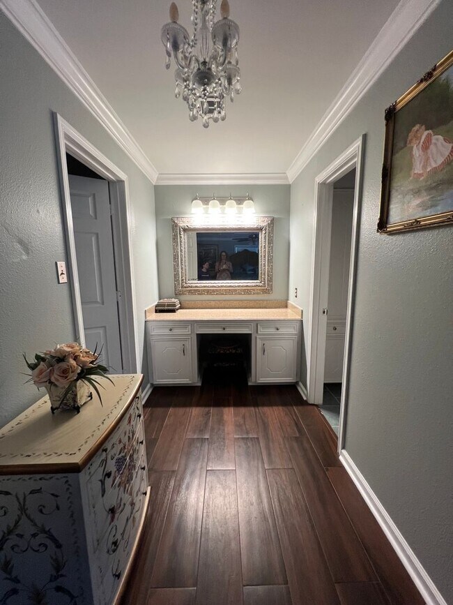Building Photo - Home for lease