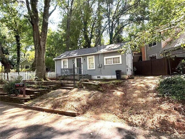 Building Photo - 332 Hillcrest Ave