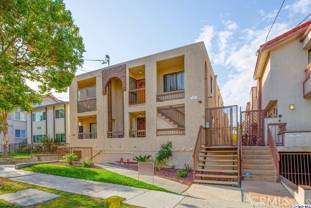 Foto principal - 330 Cameron Pl