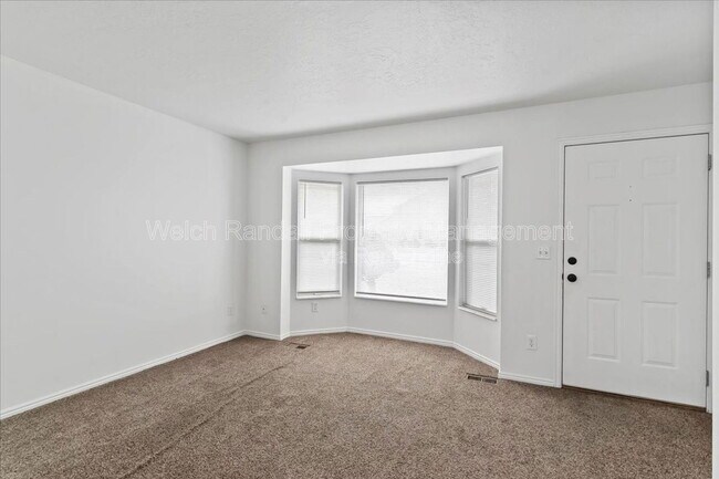 Foto del edificio - 4966 S 5100 W St