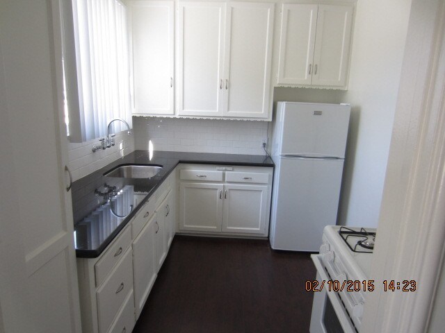 Building Photo - 1305 N Laurel Ave