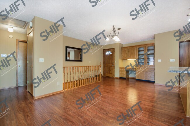 Building Photo - 4180 Ivanrest -- Spacious and Inviting home
