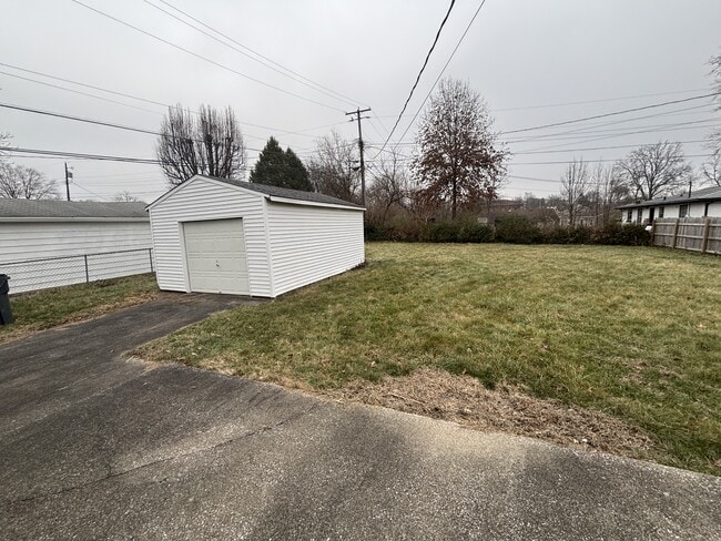 Building Photo - 1724 Silver Ln