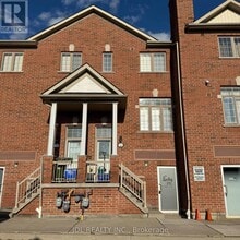 Building Photo - 10 Greensborough Village Cir