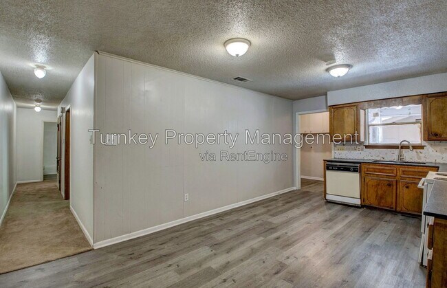 Building Photo - 9012 Tanya Dr