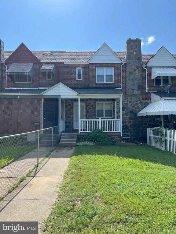 Foto principal - 3932 Brooklyn Ave