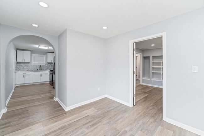 Building Photo - 9946 Algiers Rd