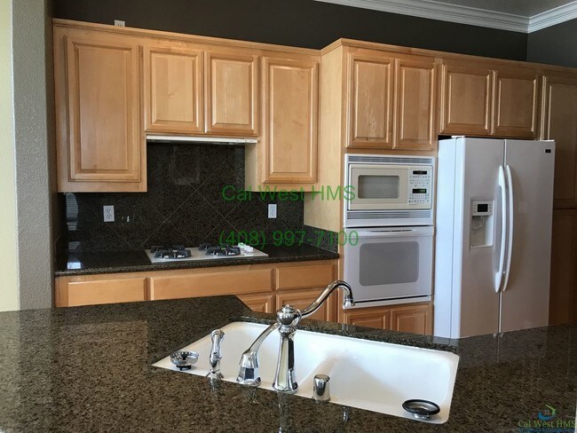 Building Photo - 112 Fox Sparrow Ln