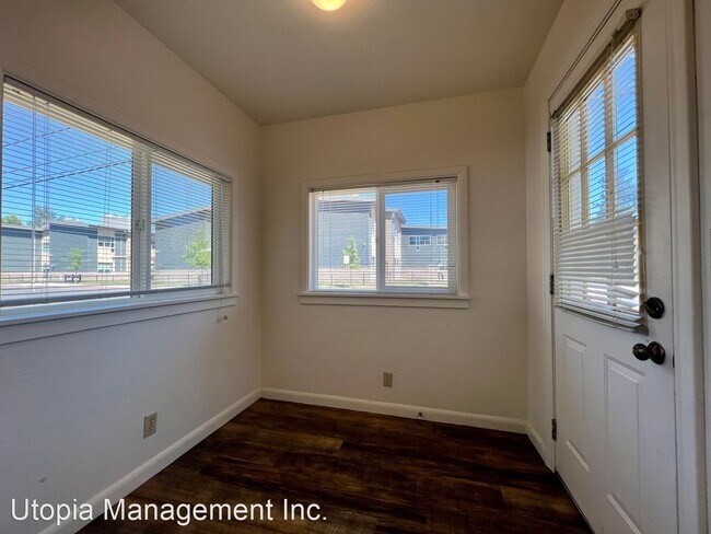 Building Photo - 2 br, 1 bath House - 603 SE Harlow Ave