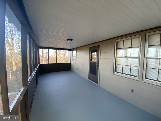 Building Photo - 368 Vestals Gap Rd