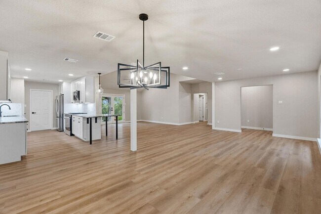 Foto del edificio - 900 Morgan Hill Dr