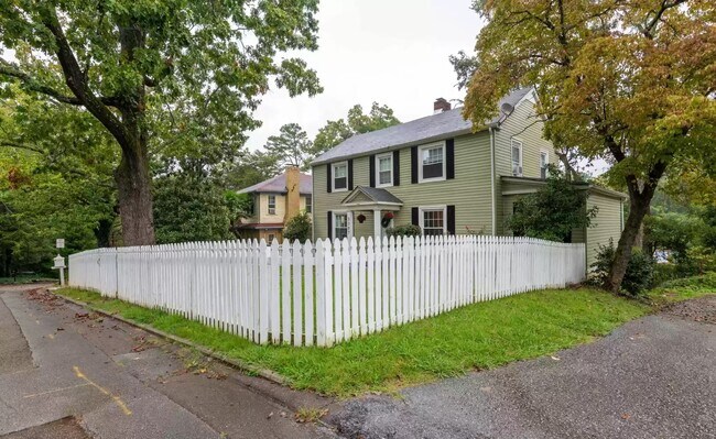 Building Photo - 3307 Windsor Ct