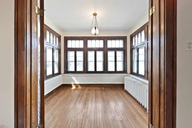 Building Photo - 616 Circle Ave