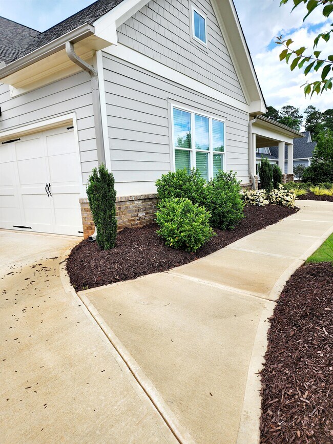 Foto del edificio - 1151 Hidden Hills Cir