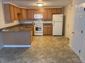 Building Photo - 23 Elm St