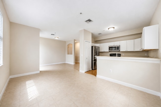 Building Photo - 1008 Shoma Dr