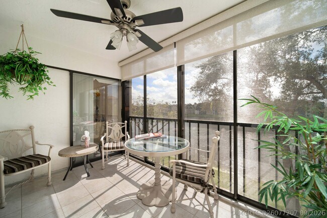 Foto del edificio - 6037 Pointe Regal Cir