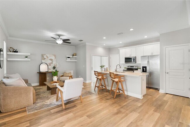 Building Photo - 730 Cordova Dr