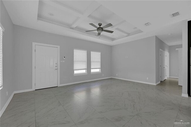 Building Photo - 1012 E la Cantera Ave