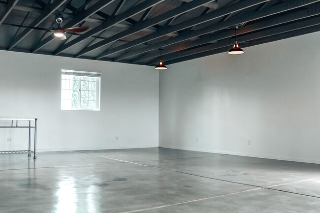 Building Photo - 1420 Idaho Ave