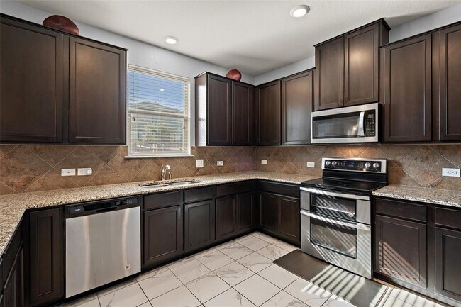 Building Photo - 205 Rocroi Dr