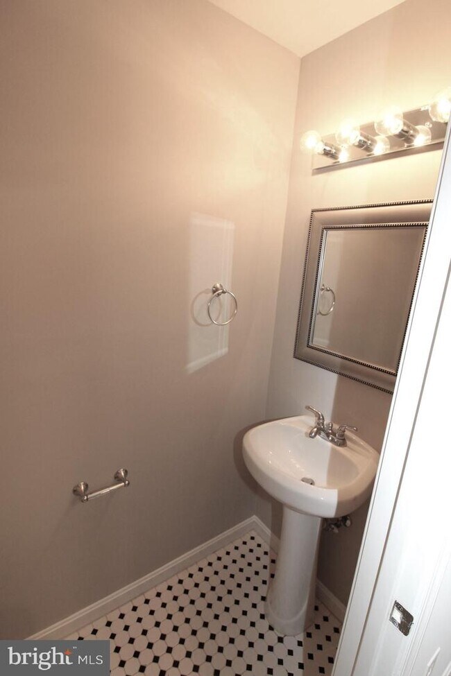 Building Photo - 6627 Haltwhistle Ln