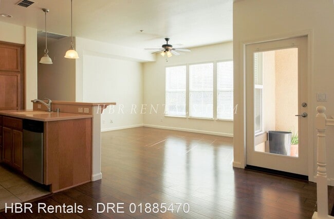 Building Photo - 2 br, 2 bath House - 268 S. Yucatan Place