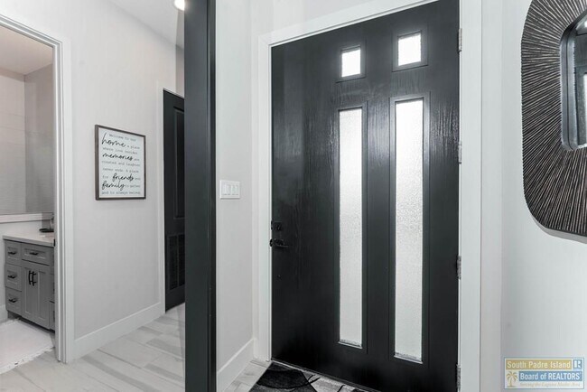 Foto del edificio - 100 Torrey Pines Dr