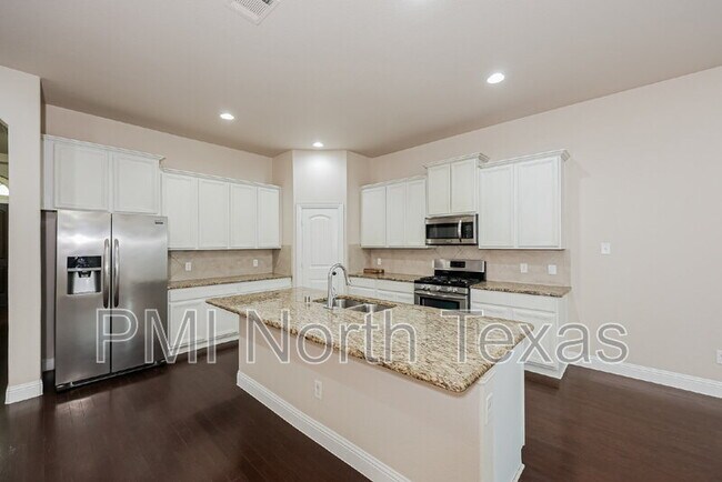 Building Photo - 15917 Rockingham St