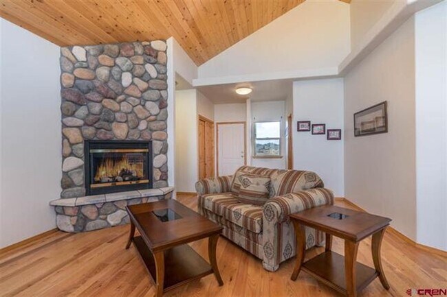 Foto del edificio - 3-Bedroom Home in Prime Location