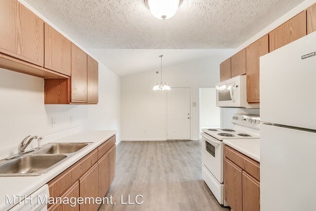 406 Fairway Dr Marshall Mi 49068 Apartment For Rent In