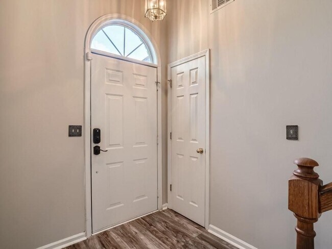 Building Photo - 2817 Manor Glen Ln NW