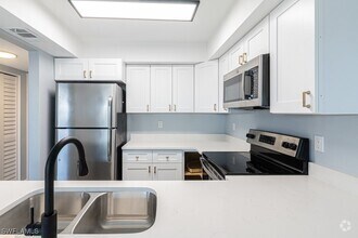 Building Photo - 5745 Foxlake Dr