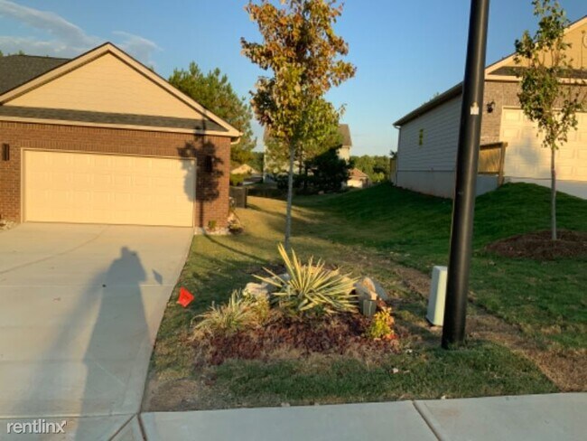Foto del edificio - 6384 Flat Rock Ln