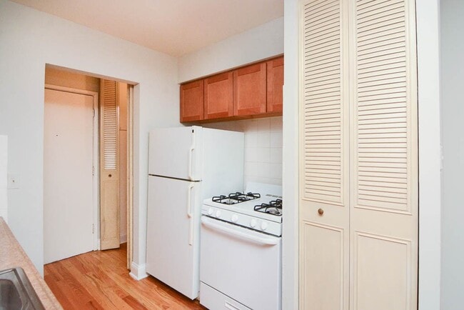 Foto del edificio - 515 W Briar Pl