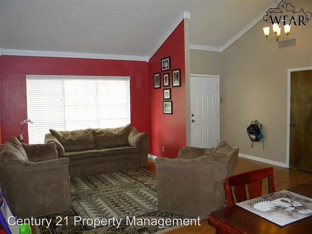 Building Photo - 4909 Big Bend Dr