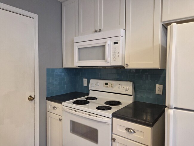 Building Photo - 507 Peppertree Ln