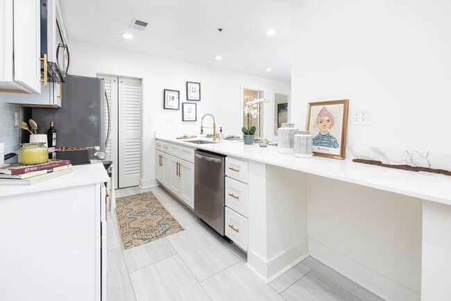 Interior Photo - Ilion