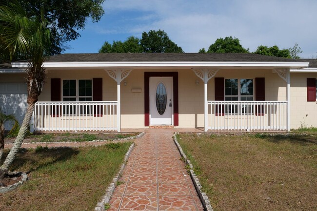 Building Photo - Renovated home