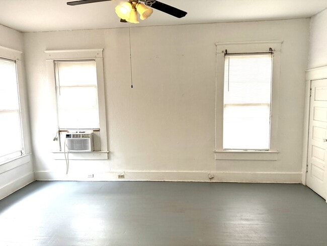 Building Photo - 2307 22nd St