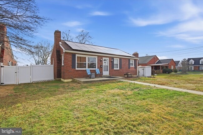 Building Photo - 1058 St Joseph St