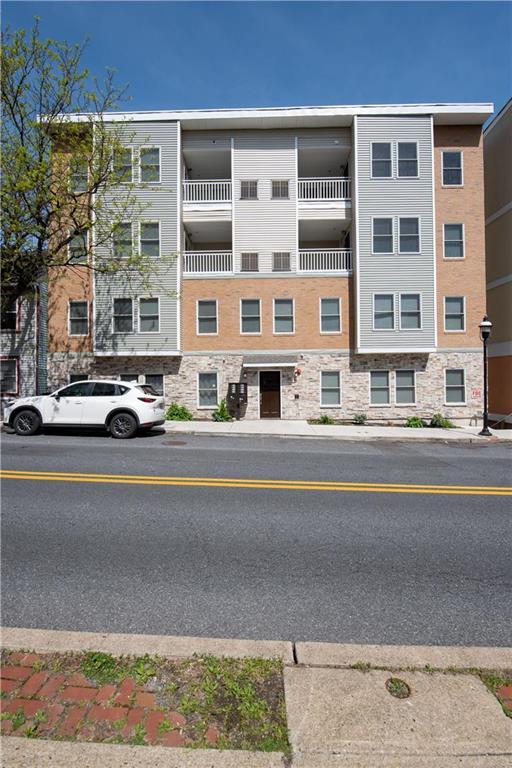 Building Photo - 623 Walnut St