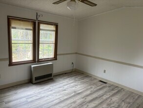 Building Photo - 613 Cushing Rd