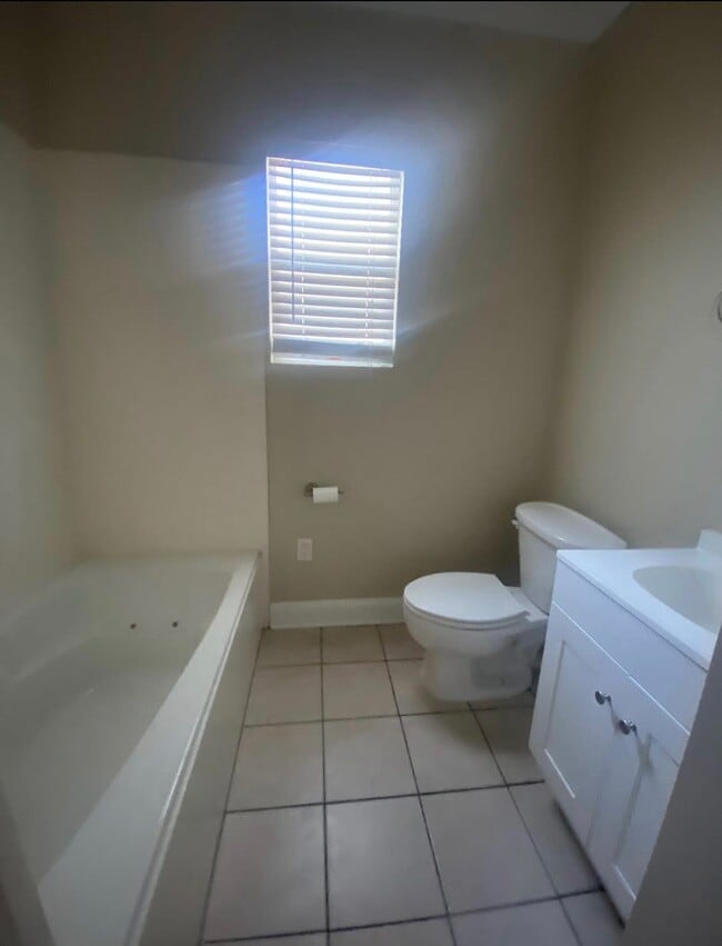 Building Photo - 828 Hidalgo St